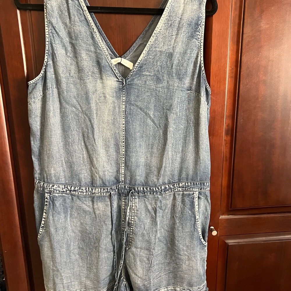 NWT Mustard Seed Denim Romper. Lightweight, Pockets. Purchased from Vici
